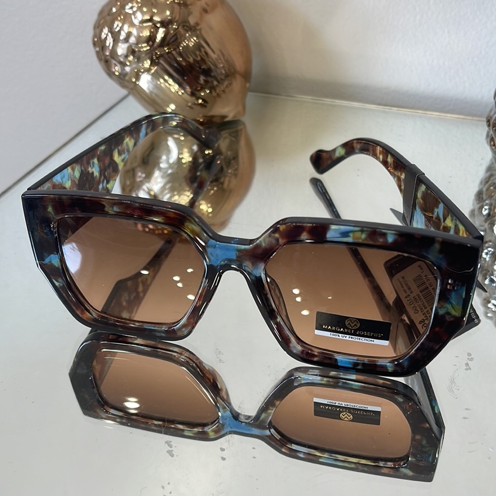 Gorgeous Margaret Joseph sunglasses 👓🕶️